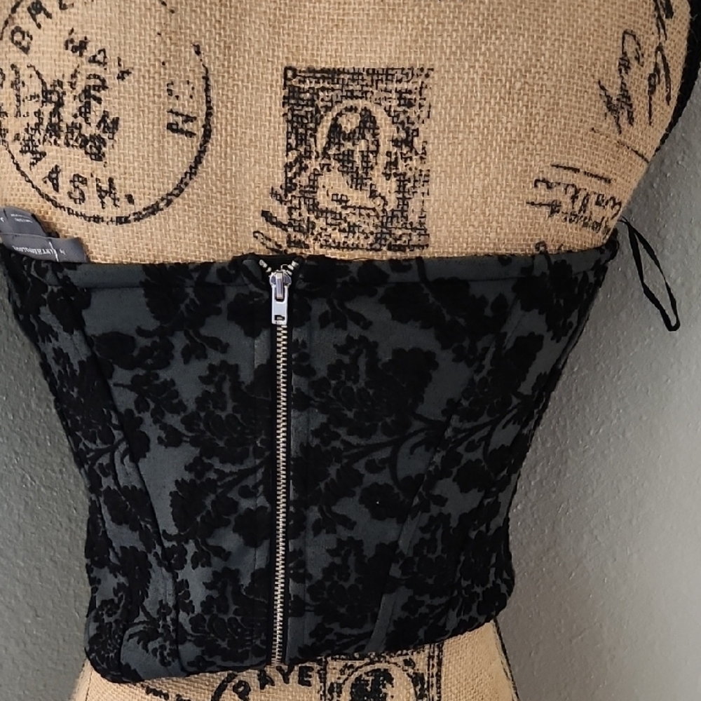Anthropologie Black Floral Crop Top - Picture 3 of 6